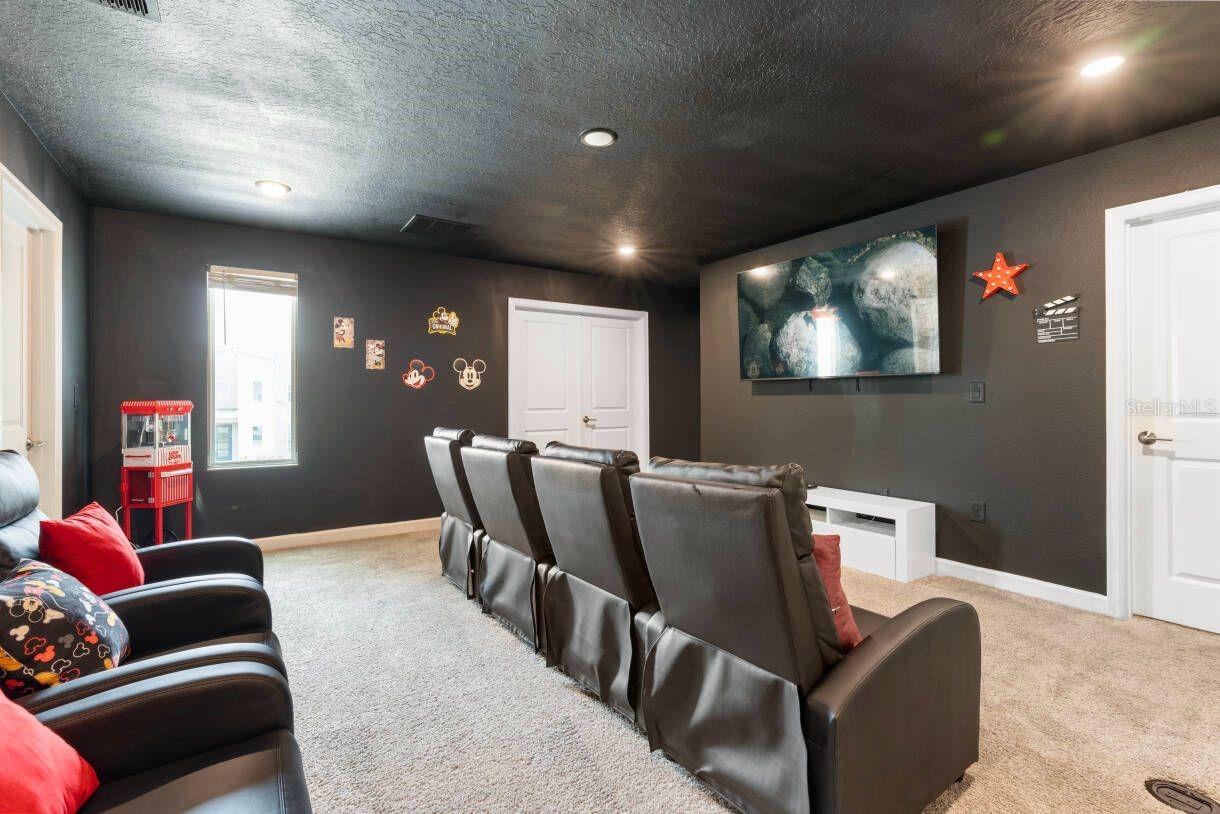 COVE/STOREY LK II - Residential