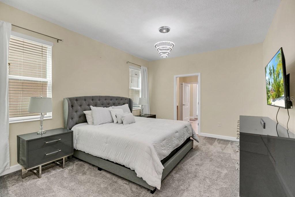 COVE/STOREY LK II - Residential