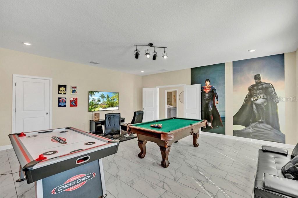 COVE/STOREY LK II - Residential