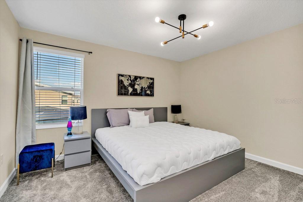 COVE/STOREY LK II - Residential