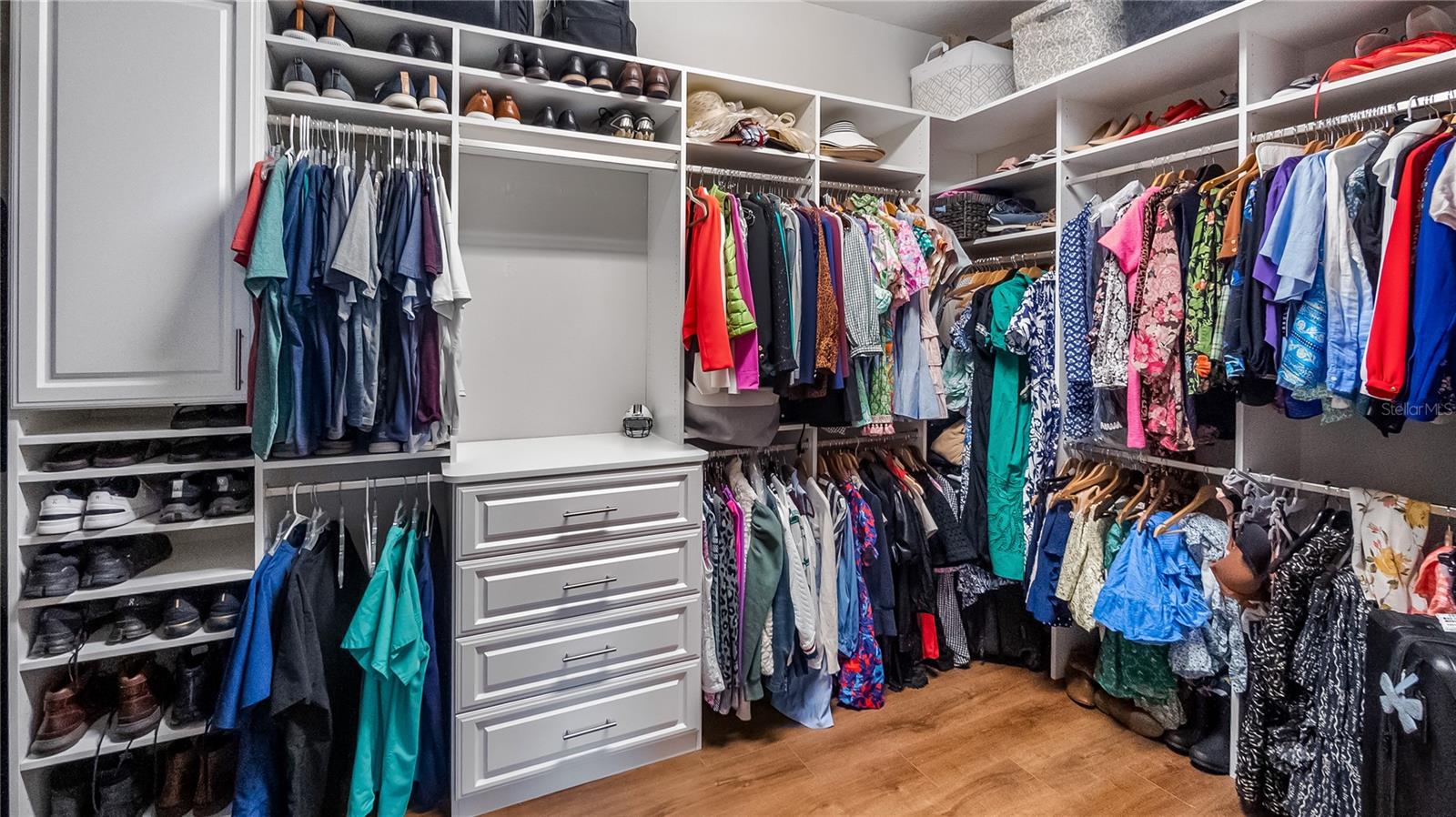 JOHNS LAKE LANDING - Residential