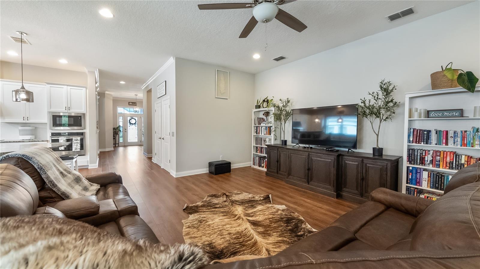 JOHNS LAKE LANDING - Residential