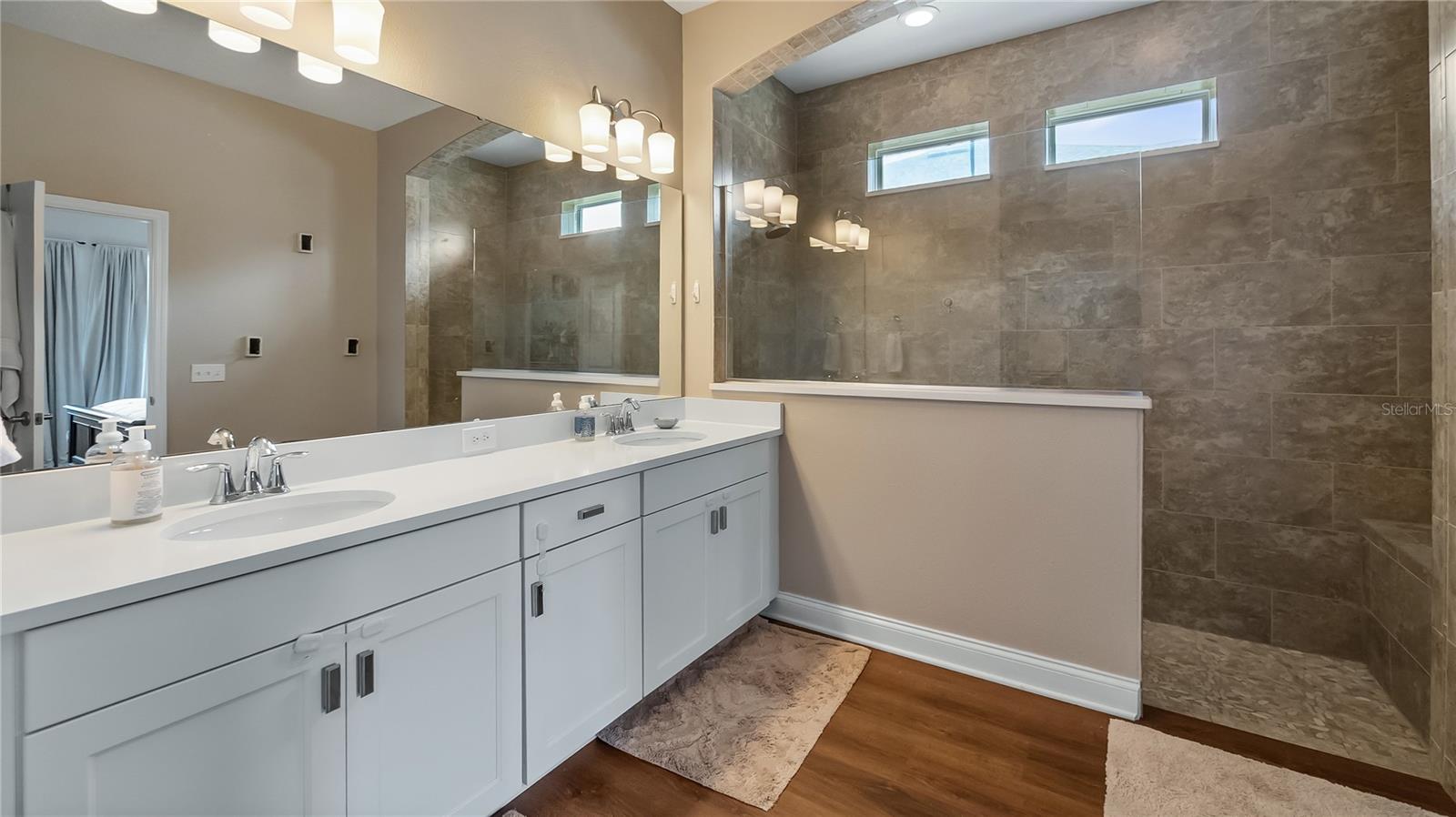 JOHNS LAKE LANDING - Residential