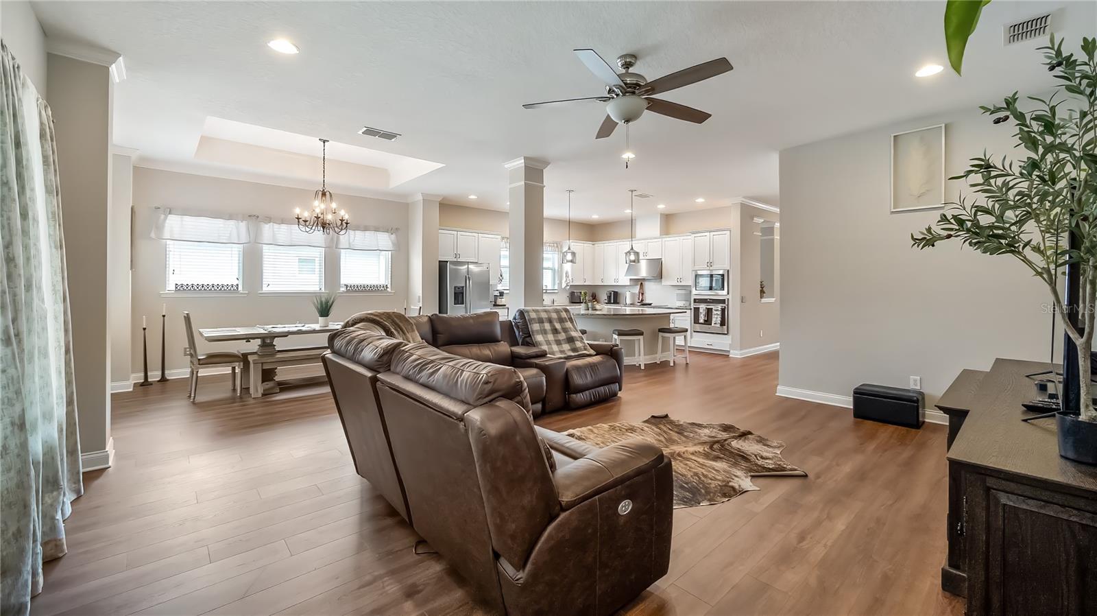 JOHNS LAKE LANDING - Residential