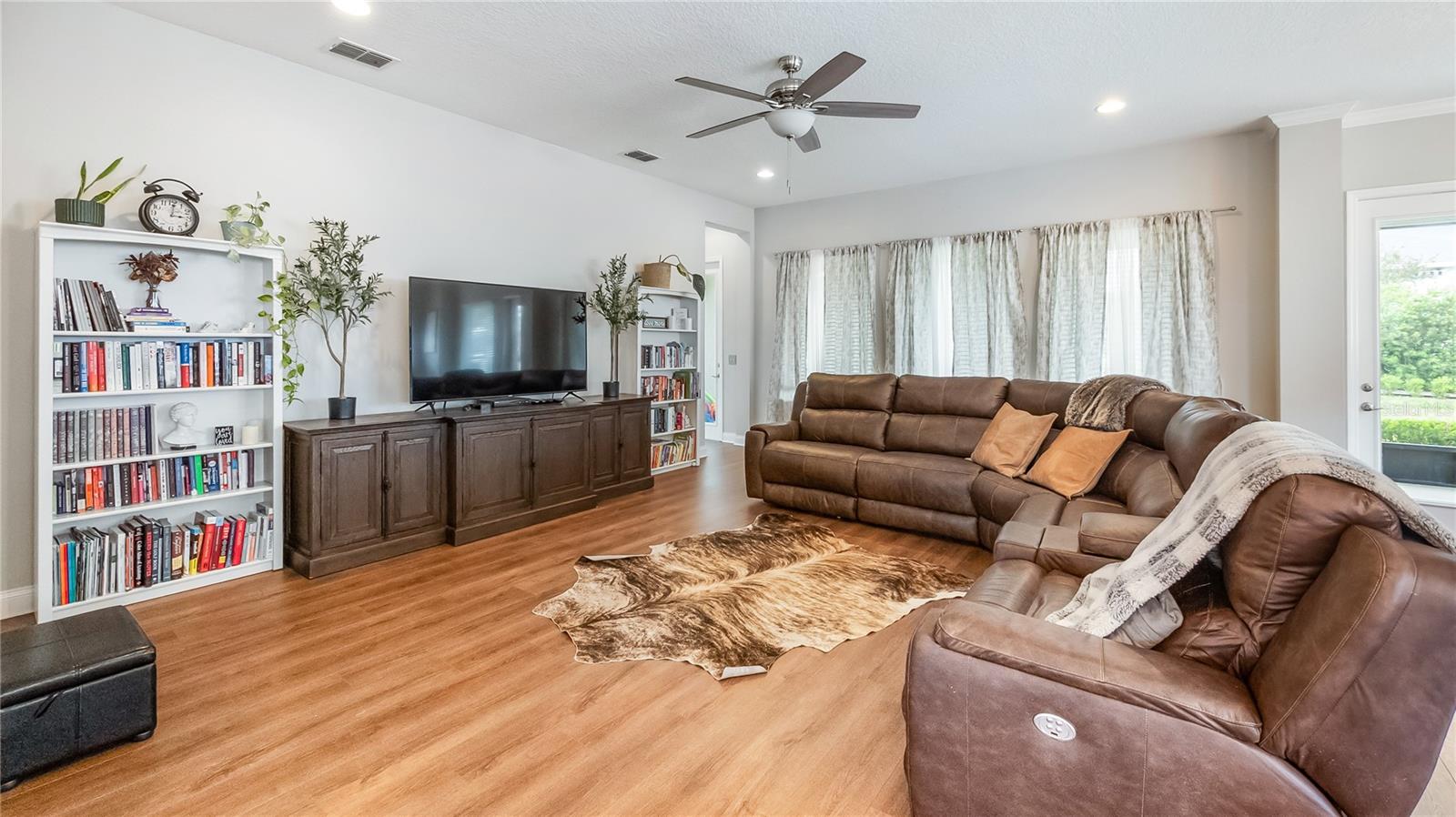 JOHNS LAKE LANDING - Residential