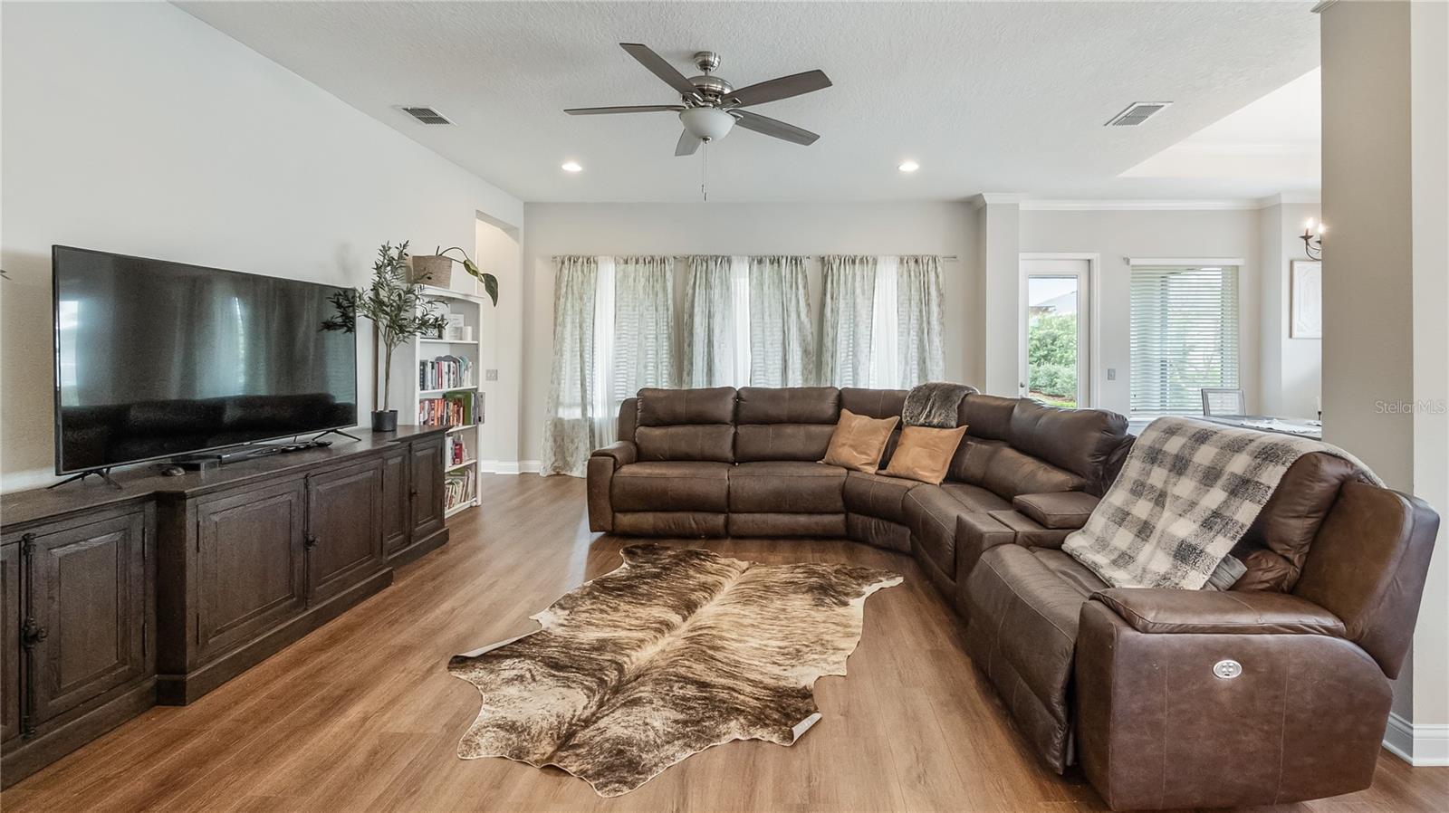 JOHNS LAKE LANDING - Residential