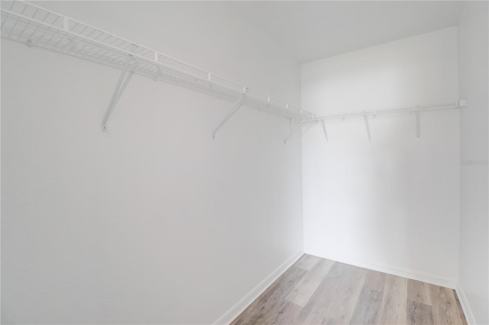 SILVER SPGS SHORES UN 17 - Residential Lease