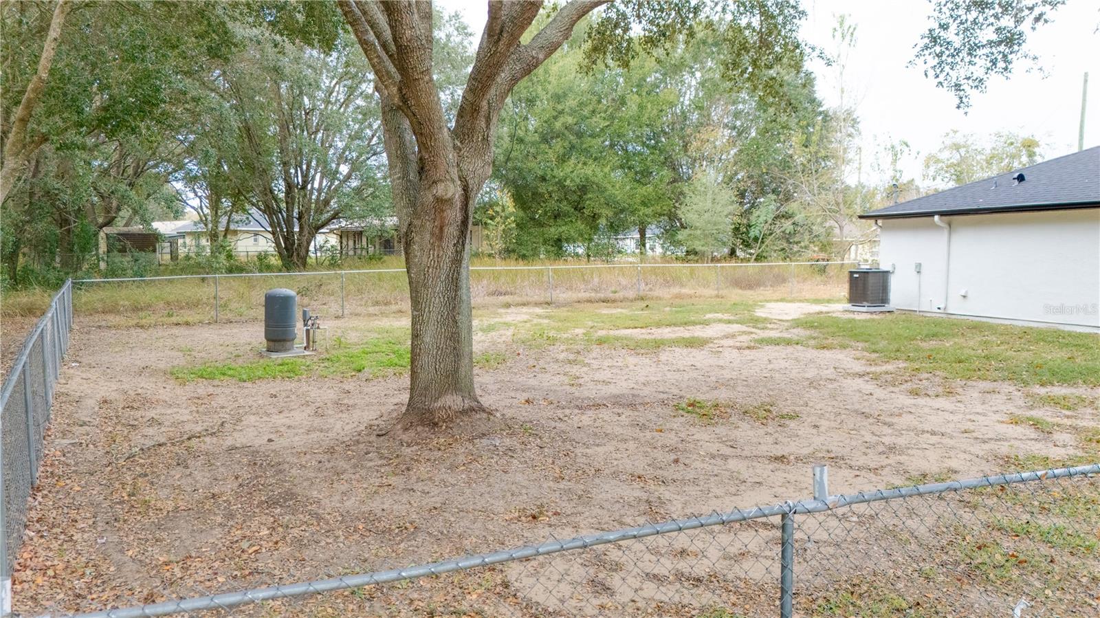 SILVER SPGS SHORES UN 17 - Residential Lease