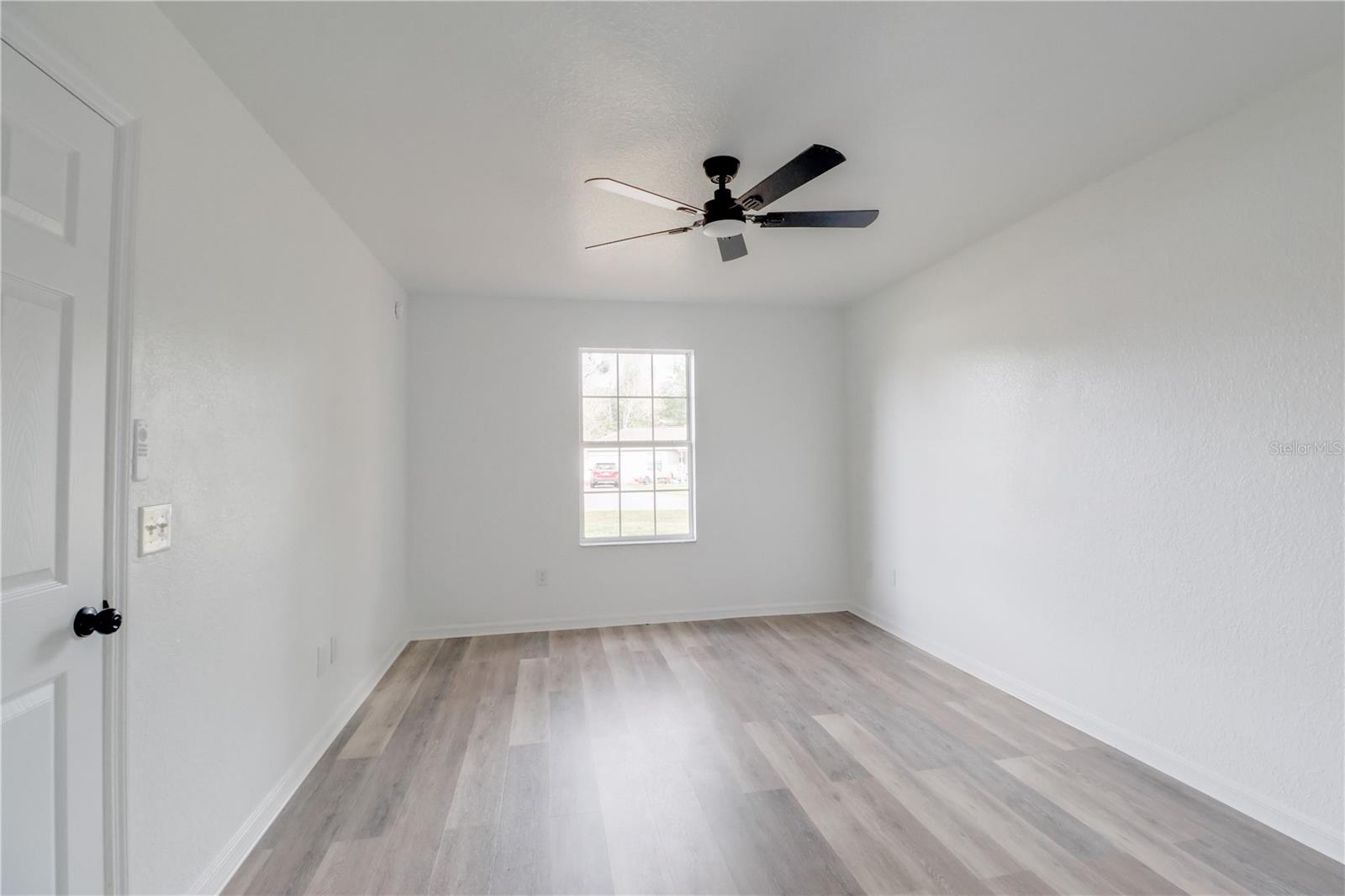 SILVER SPGS SHORES UN 17 - Residential Lease