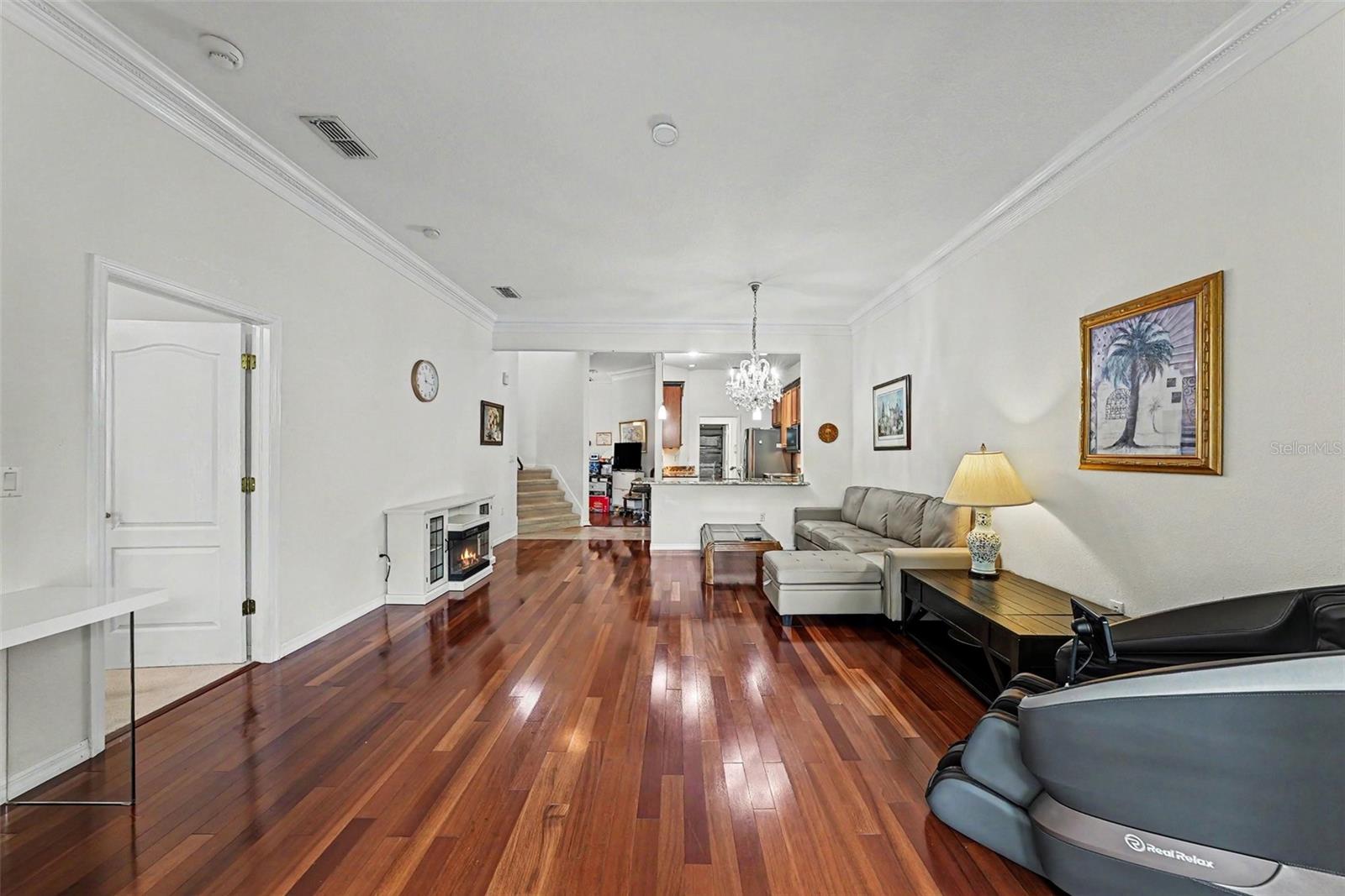 7411 WIMPOLE DRIVE