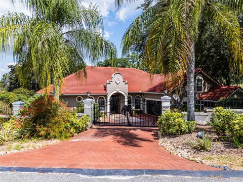 A home in HOWEY IN THE HILLS