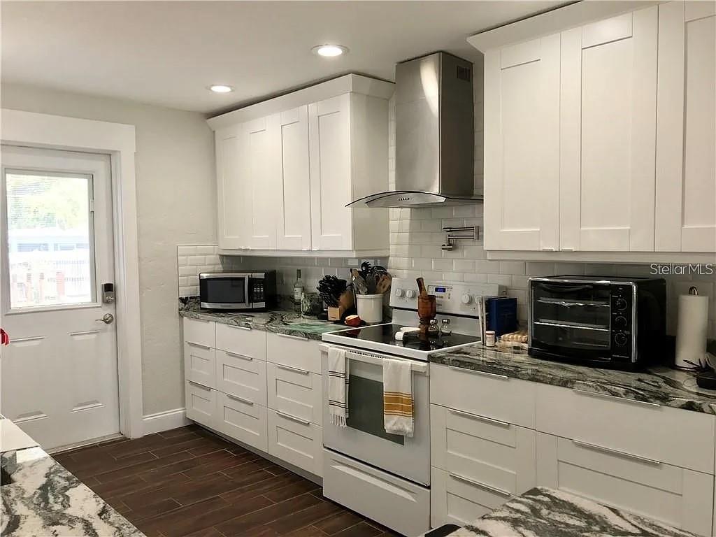 MAINE SUB - Residential Lease