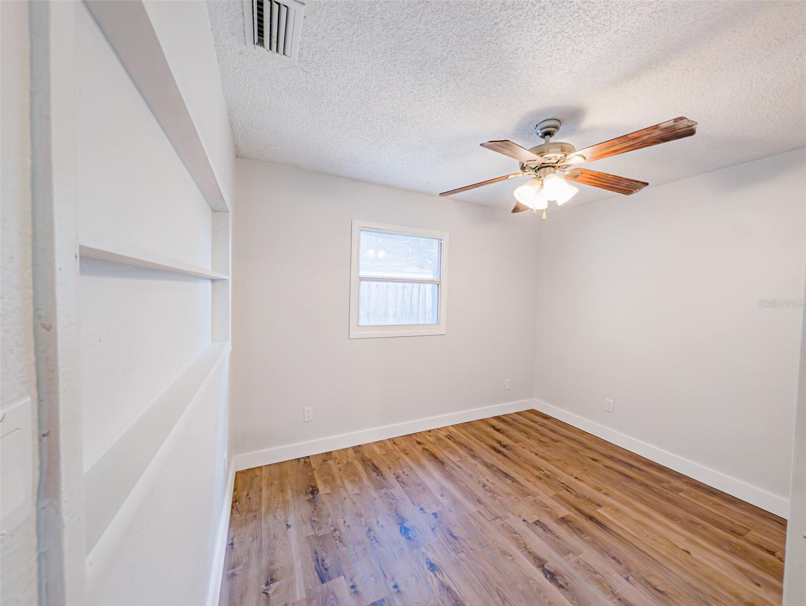 GOLDEN ISLE - Residential