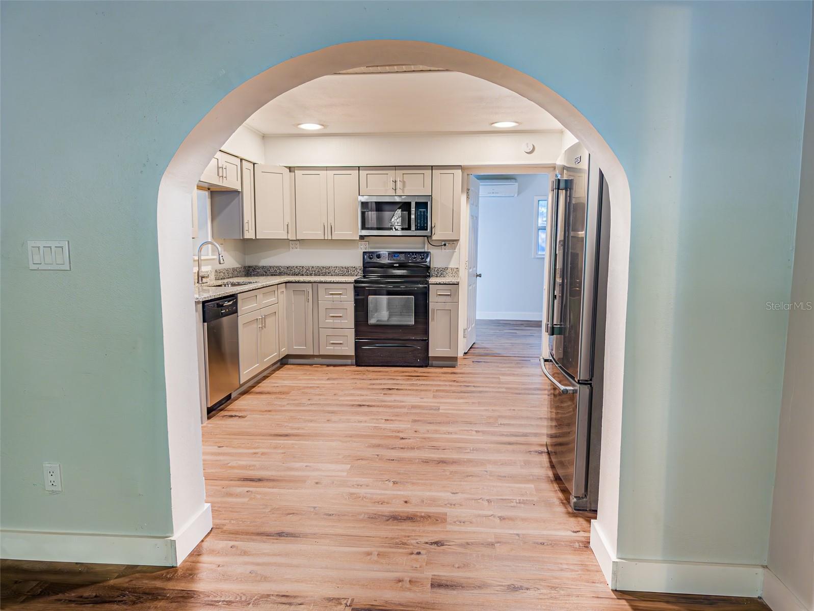 GOLDEN ISLE - Residential