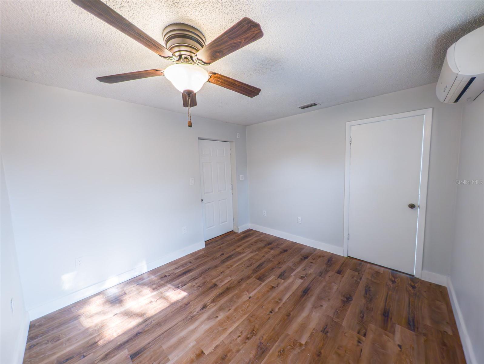 GOLDEN ISLE - Residential