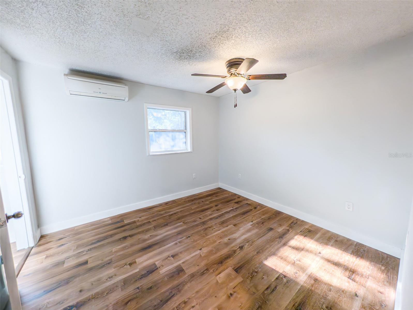 GOLDEN ISLE - Residential