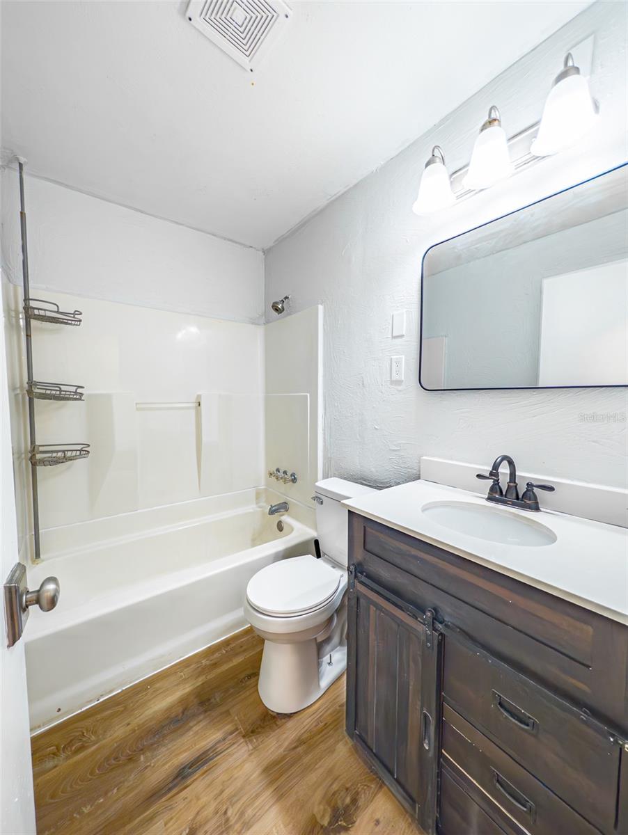 GOLDEN ISLE - Residential