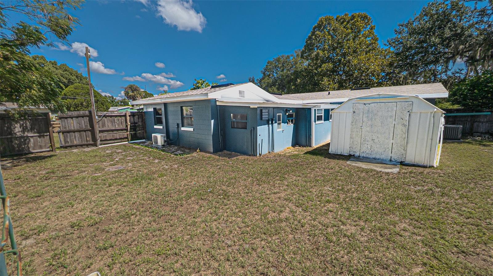 GOLDEN ISLE - Residential