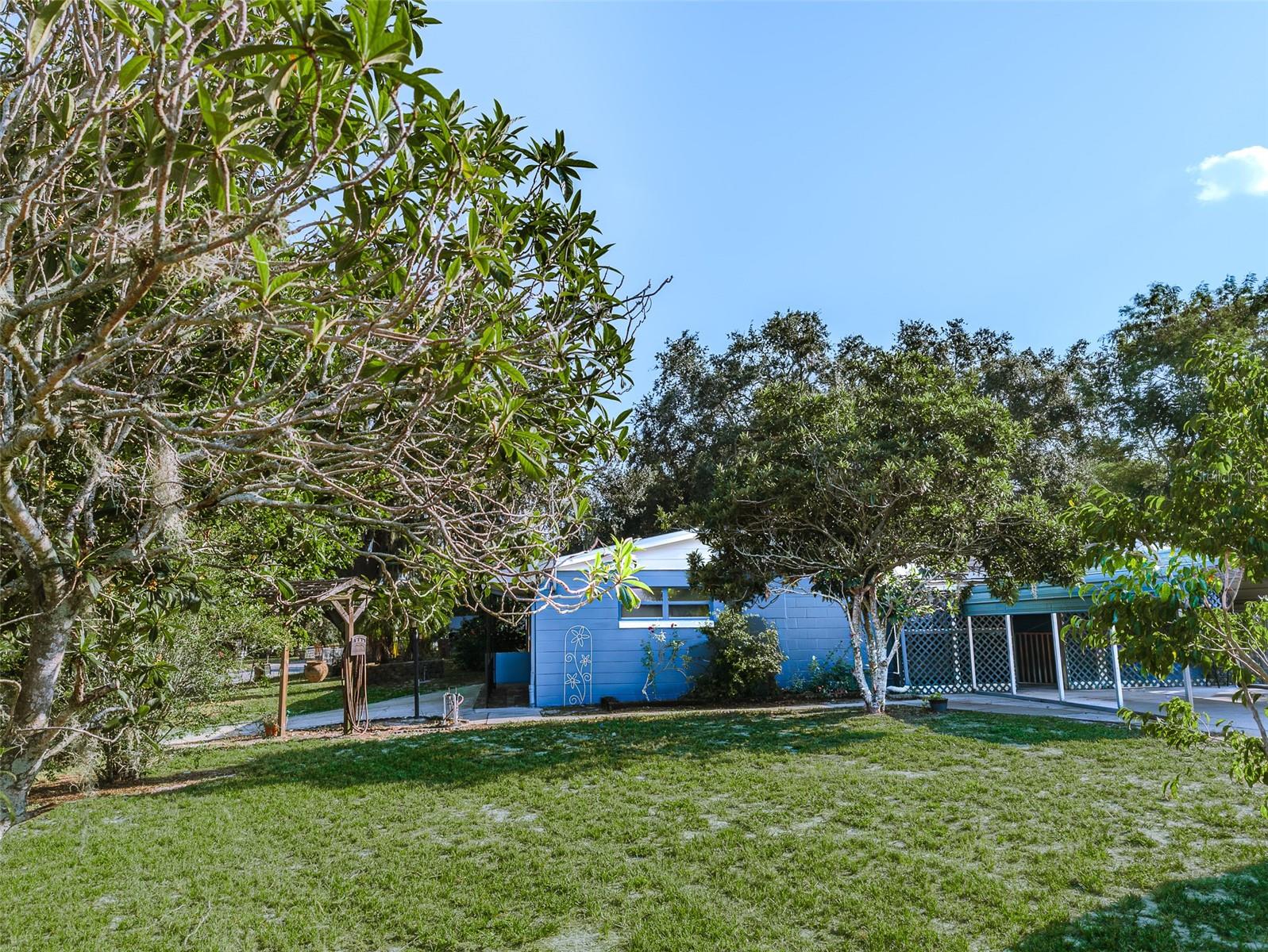 GOLDEN ISLE - Residential