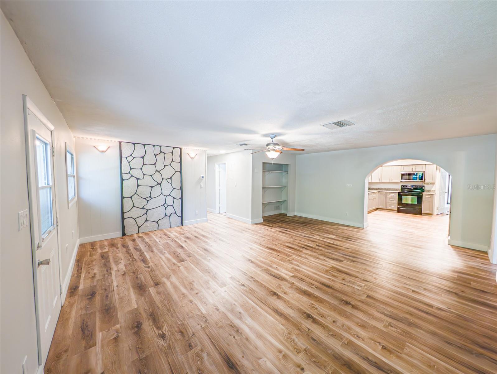 GOLDEN ISLE - Residential