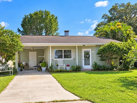 Photo of 3204 W Cherokee Avenue, Tampa, FL 33611 (MLS # TB8561192)
