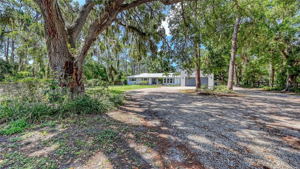 Photo of 6990 Richardson Road, Sarasota, FL 34240 (MLS # A4653288)