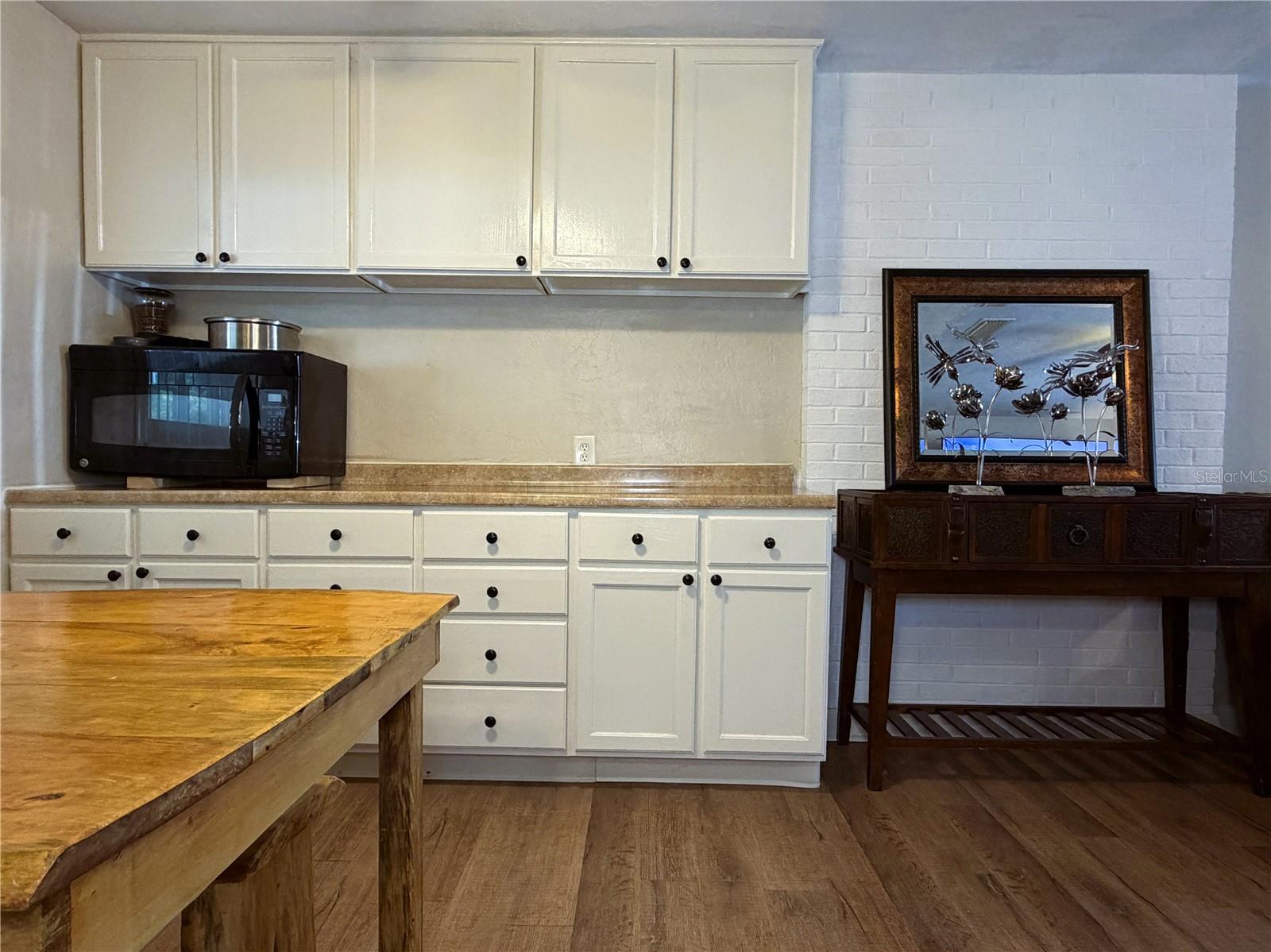 AVONDALE UNIT D - Residential