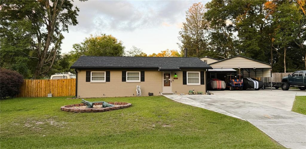 Photo of 18143 NW 251st Terrace, High Springs, FL 32643 (MLS # GC540245)