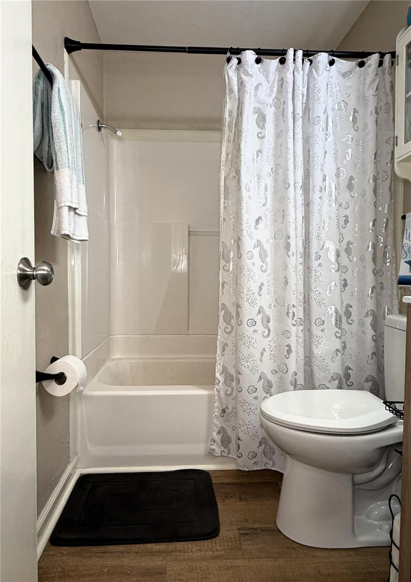 AVONDALE UNIT D - Residential