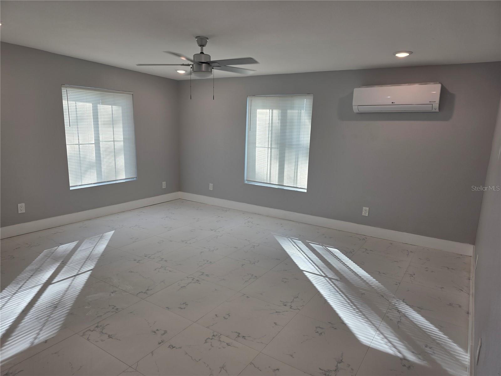 SPRING LAKE MANOR ADD 01 - Residential