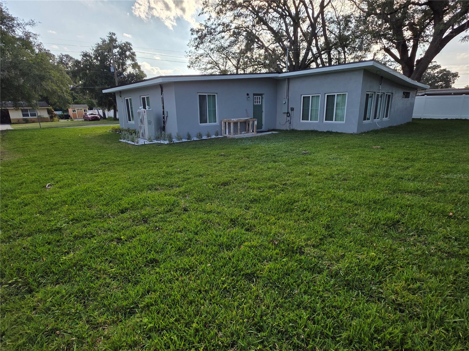 SPRING LAKE MANOR ADD 01 - Residential