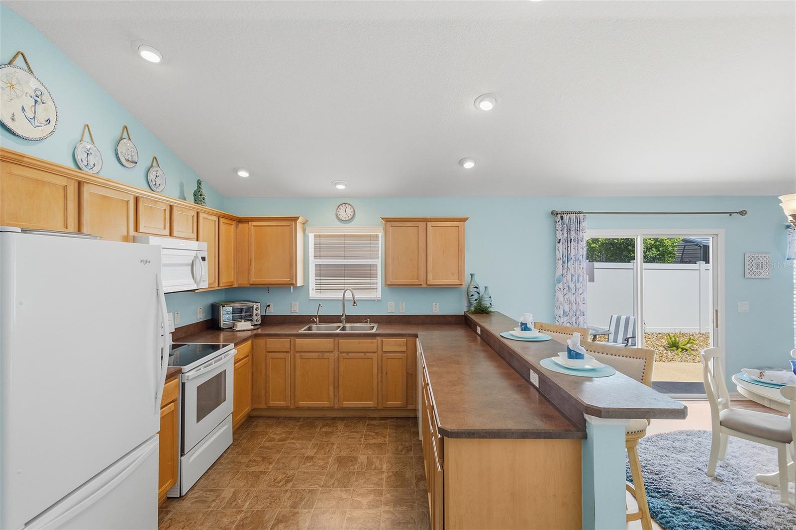 871 AMBER COURT