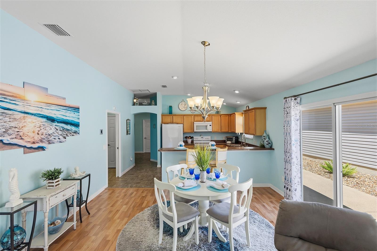 871 AMBER COURT
