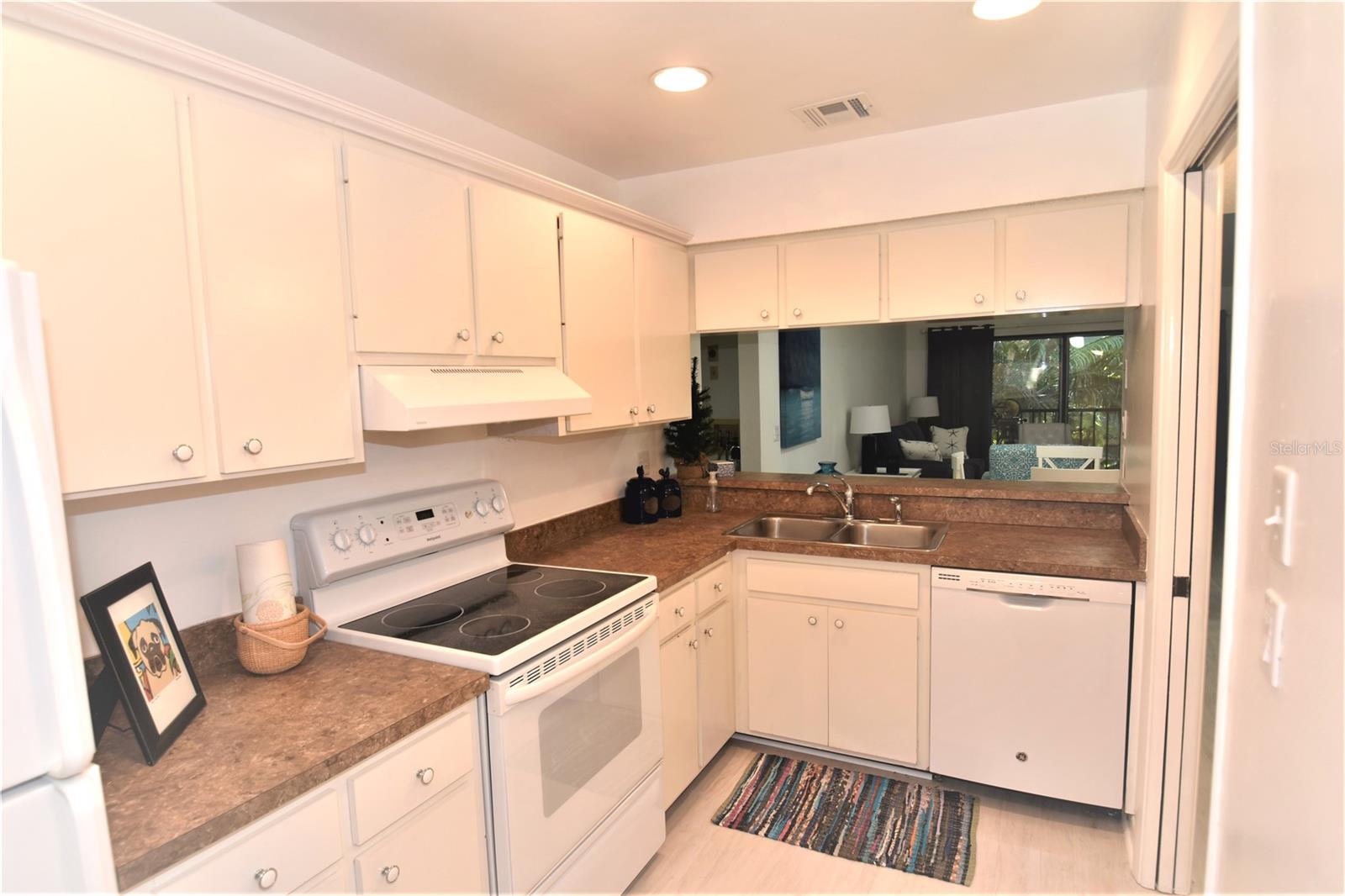 PELICAN COVE XIV - Residential Lease