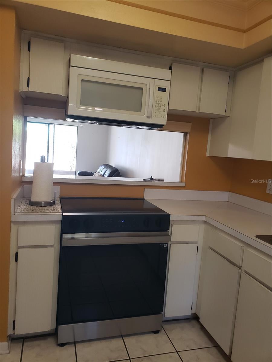 CARROLLWOOD PLACE A CONDOMINIU - Residential