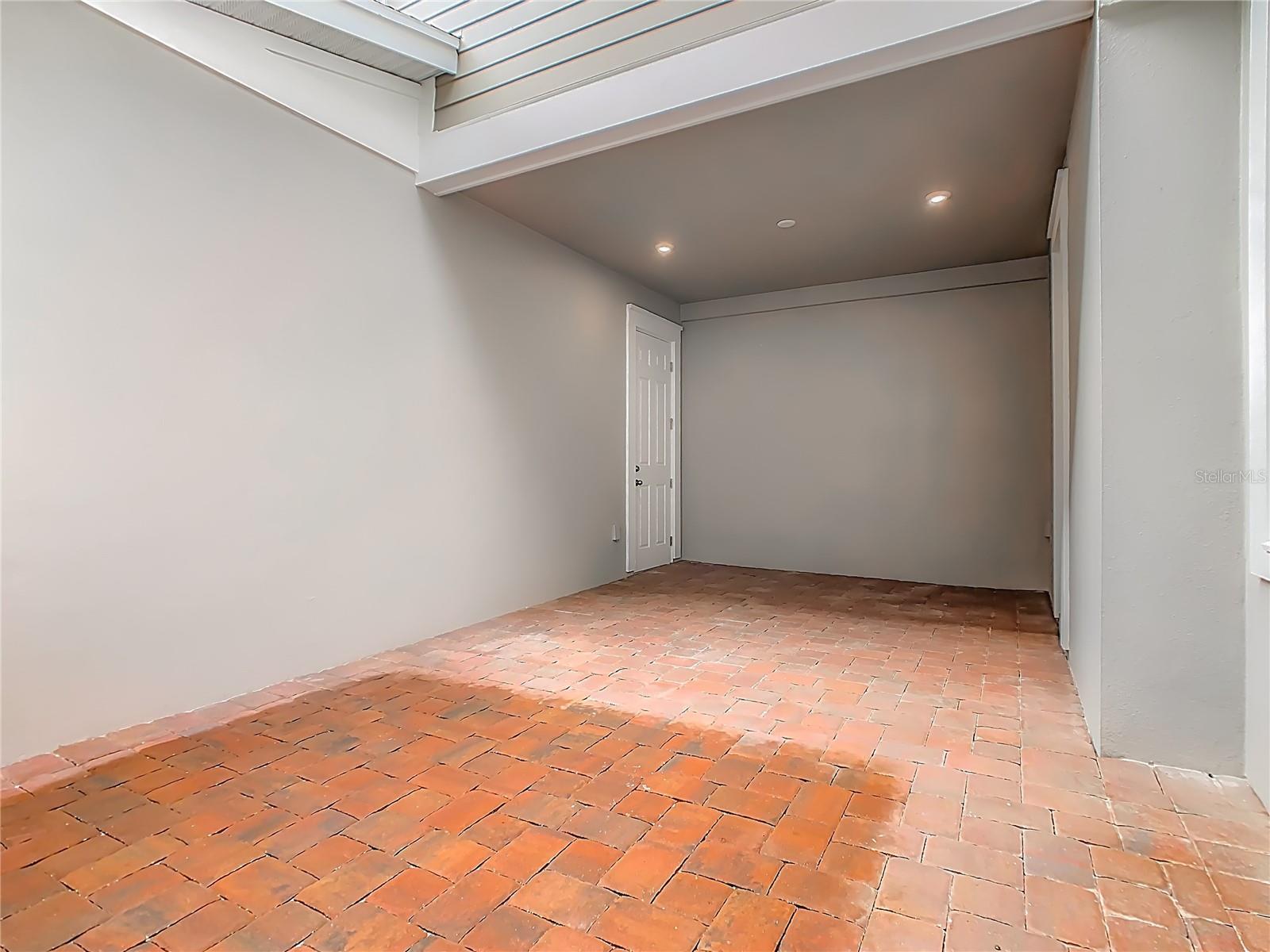 CELEBRATION ISLAND VILLAGE PH 2A PB 35 PGS 145-15 - Residential Lease