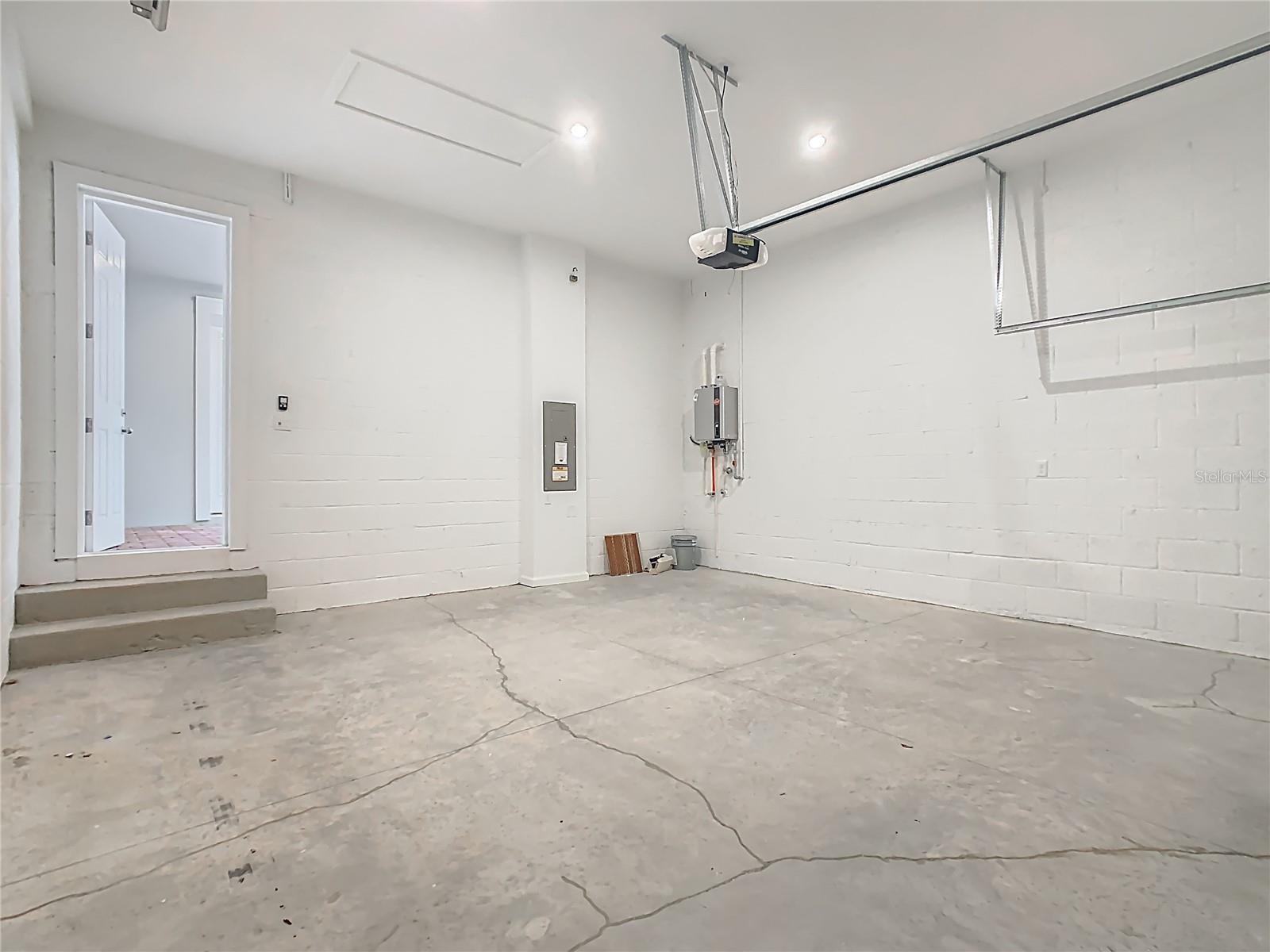 CELEBRATION ISLAND VILLAGE PH 2A PB 35 PGS 145-15 - Residential Lease