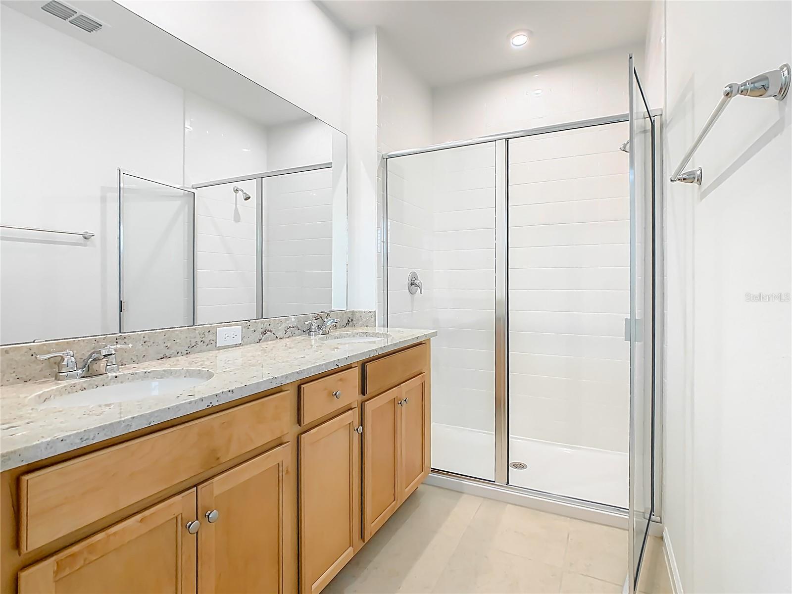 CELEBRATION ISLAND VILLAGE PH 2A PB 35 PGS 145-15 - Residential Lease