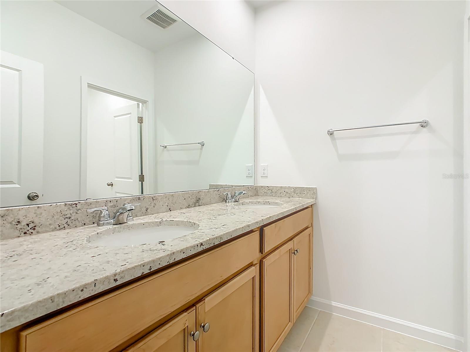 CELEBRATION ISLAND VILLAGE PH 2A PB 35 PGS 145-15 - Residential Lease