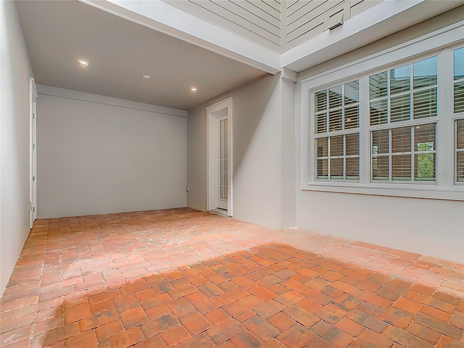 CELEBRATION ISLAND VILLAGE PH 2A PB 35 PGS 145-15 - Residential Lease