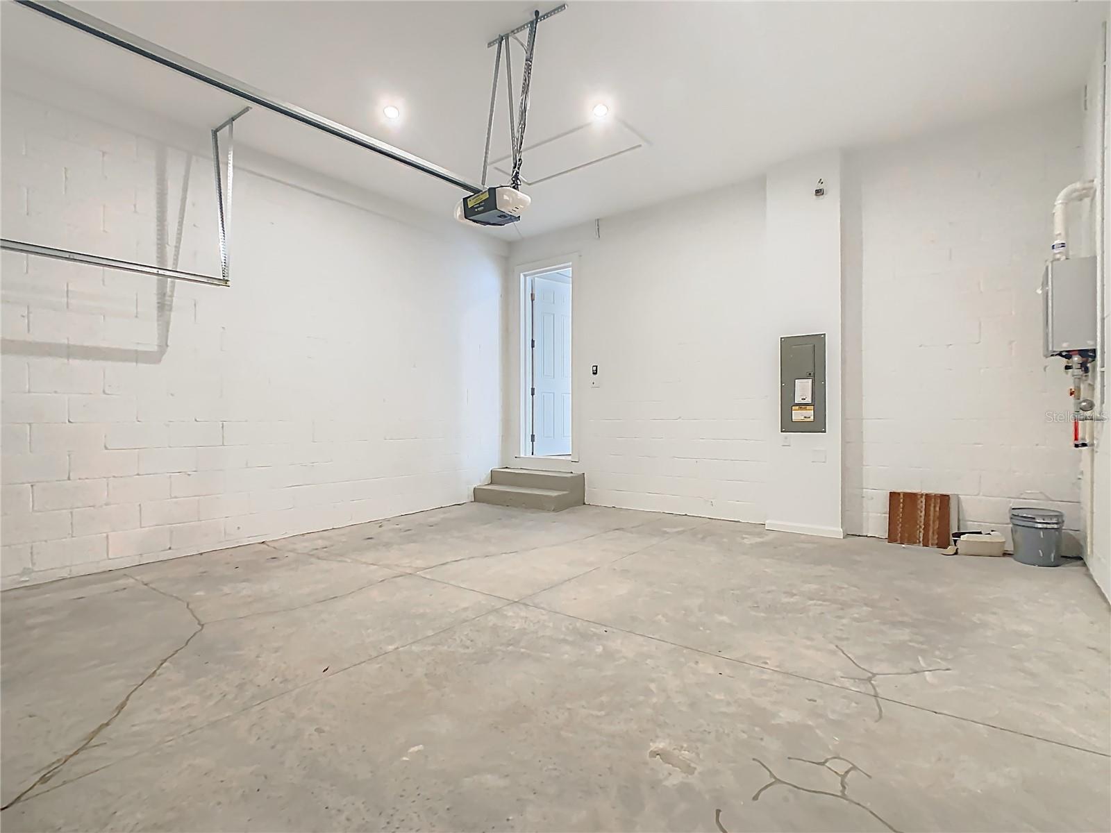 CELEBRATION ISLAND VILLAGE PH 2A PB 35 PGS 145-15 - Residential Lease