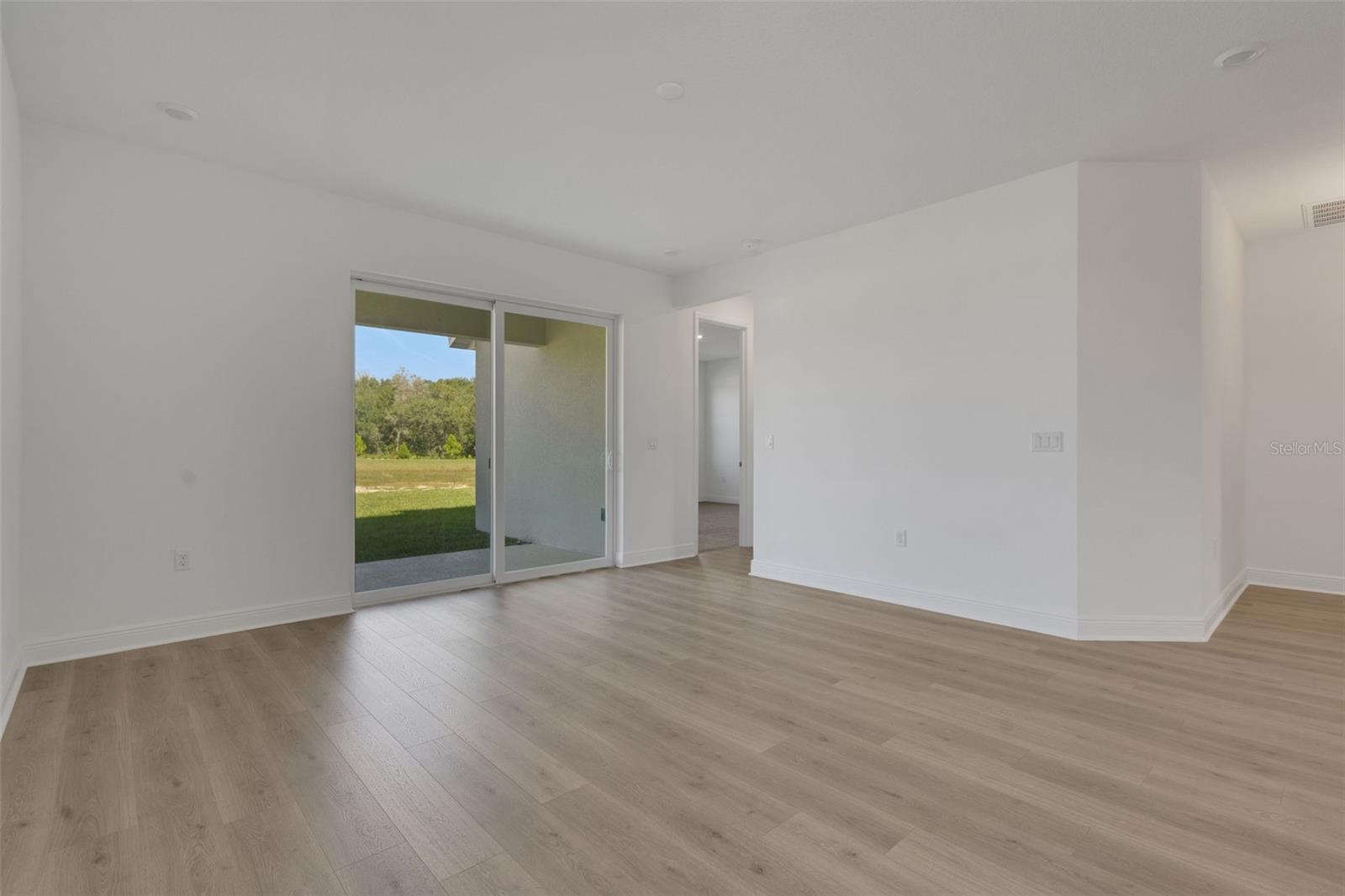 RESERVES AT HAMMOCK OAKS - Residential