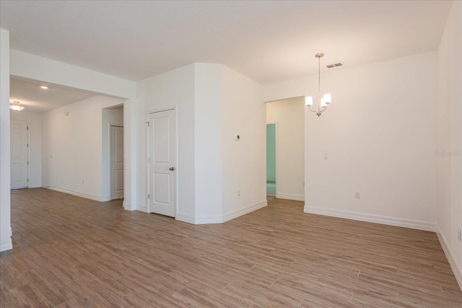 RESERVES AT HAMMOCK OAKS - Residential