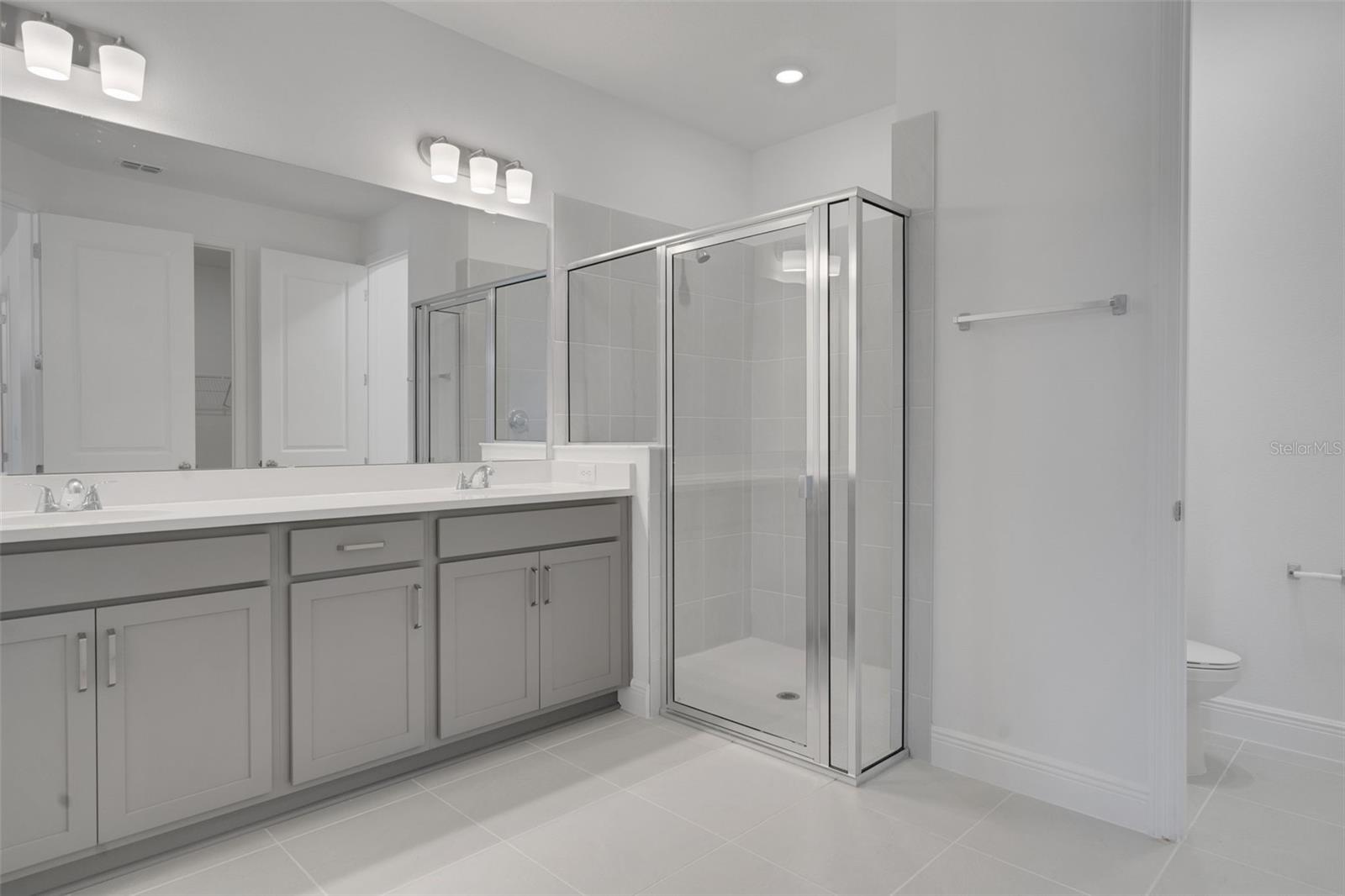 RESERVES AT HAMMOCK OAKS - Residential