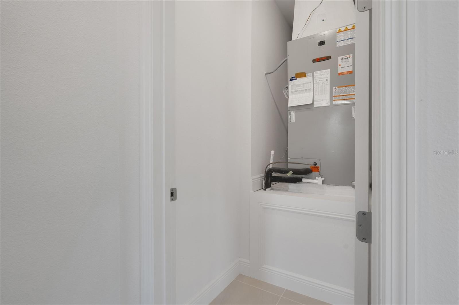 RESERVES AT HAMMOCK OAKS - Residential