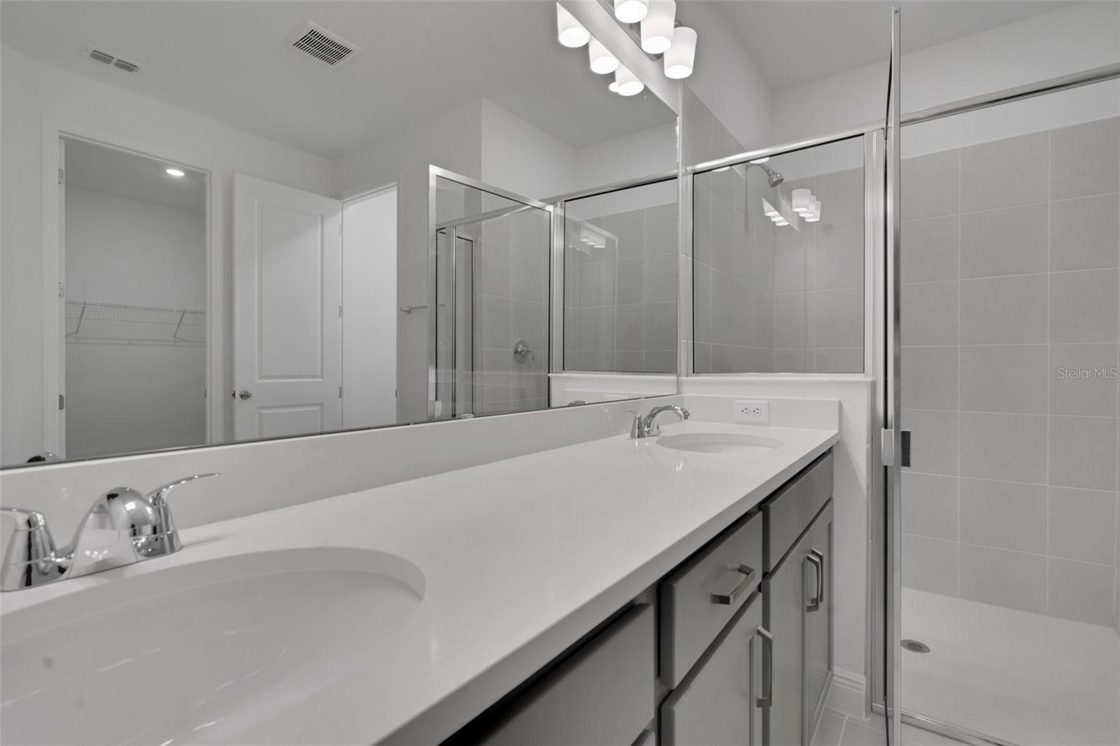 RESERVES AT HAMMOCK OAKS - Residential