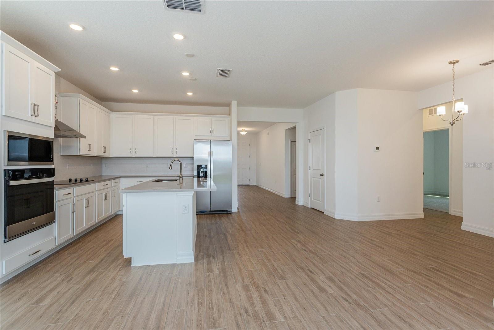 RESERVES AT HAMMOCK OAKS - Residential