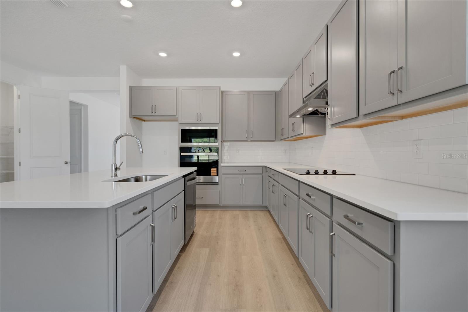 RESERVES AT HAMMOCK OAKS - Residential