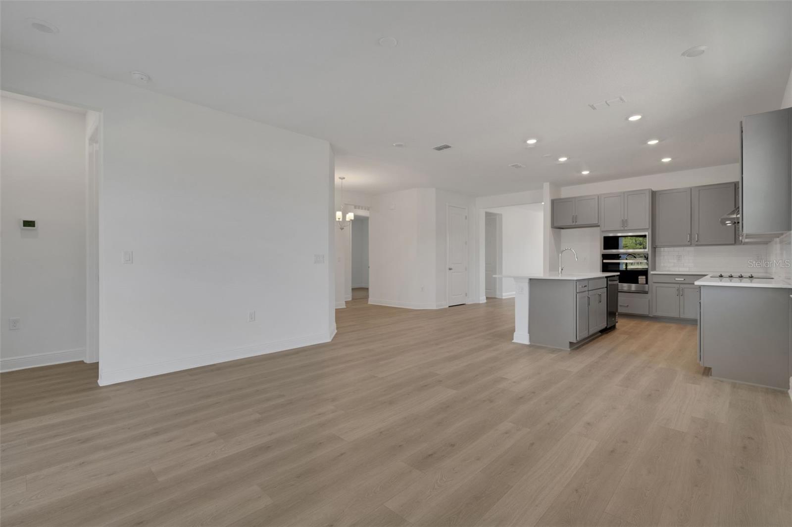 RESERVES AT HAMMOCK OAKS - Residential