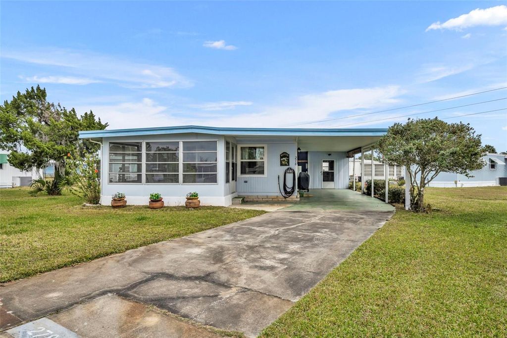 Photo of 278 Kelou Court, Leesburg, FL 34788 (MLS # G5105720)